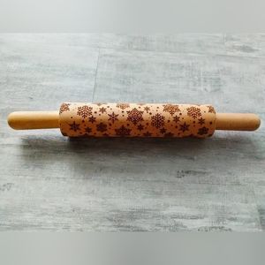 CIROA Snowflake 3 Embossed Wooden Rolling Pin - Etched Snowflakes - 17.75"